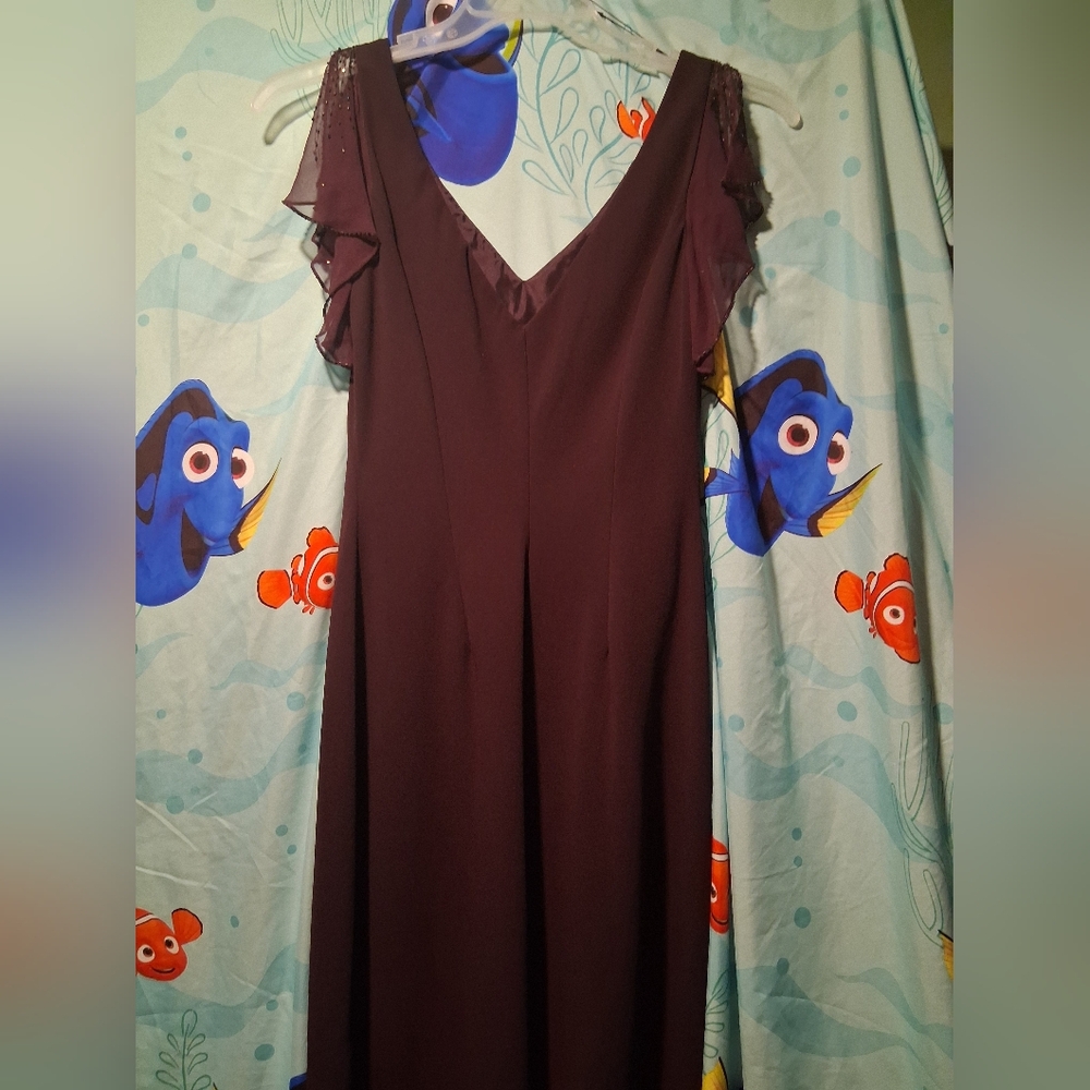 Elegant Plum V-Neck Women’s Dress with Ruffled Cap Sleeves
